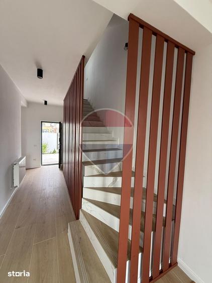 Casă cu 5 camere cu Teren 300 Mp în Central