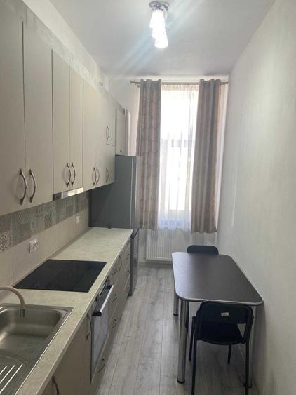 Apartament cu 2 camere semidecomandat în Petru Rareș