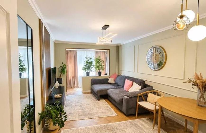 Apartament cu 3 camere decomandat, mobilat în Titan