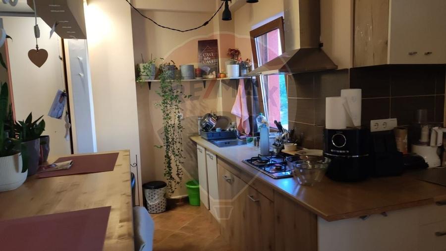 Apartament cu 2 camere decomandat, mobilat în Paleu