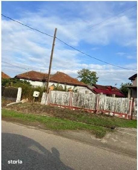 Casă cu 3 camere cu Teren 2388 Mp în Vadu Pașii