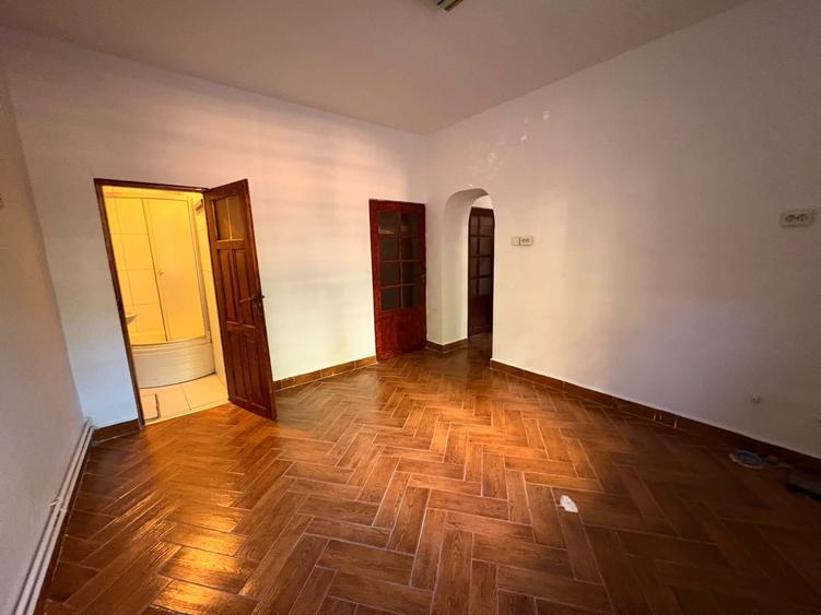 Apartament cu 2 camere circular în Tineretului