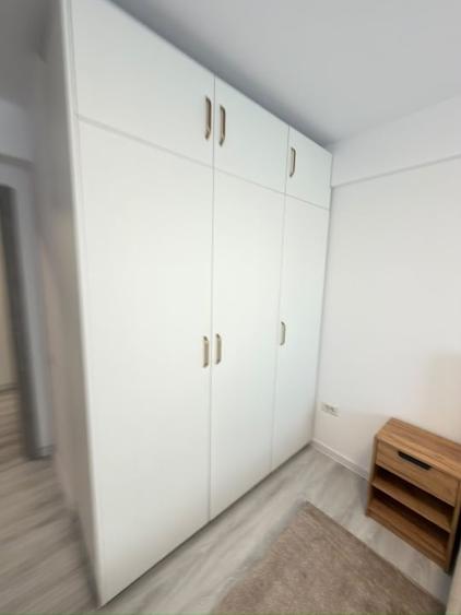 Apartament cu 2 camere semidecomandat, mobilat în Central