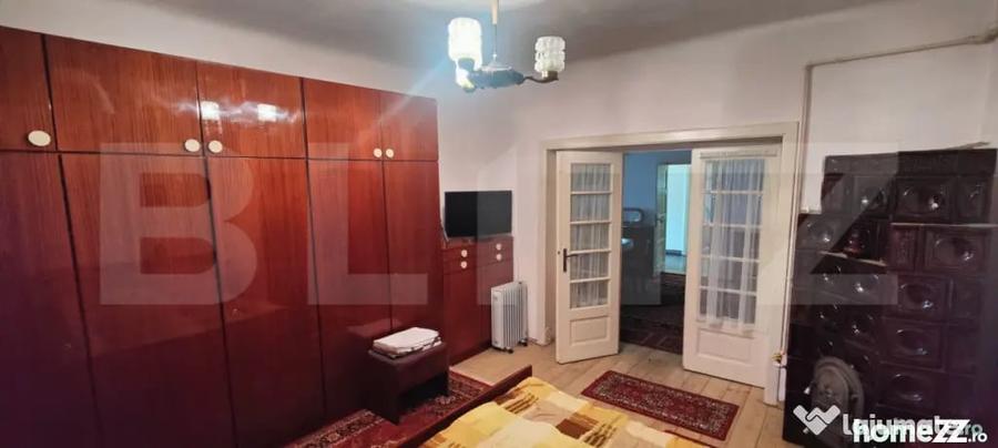 Casă cu 5 camere cu Teren 818 Mp în Central