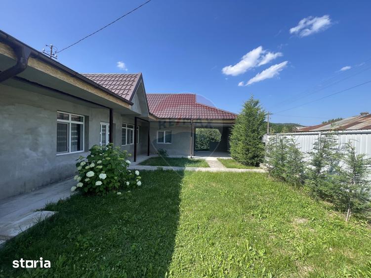 Casă cu 3 camere cu Teren 900 Mp în Mera