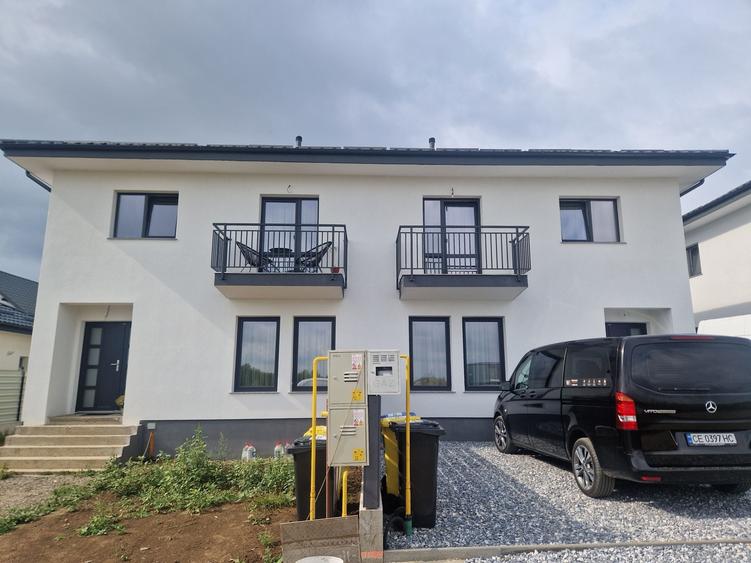 Casă cu 4 camere în Ipotești