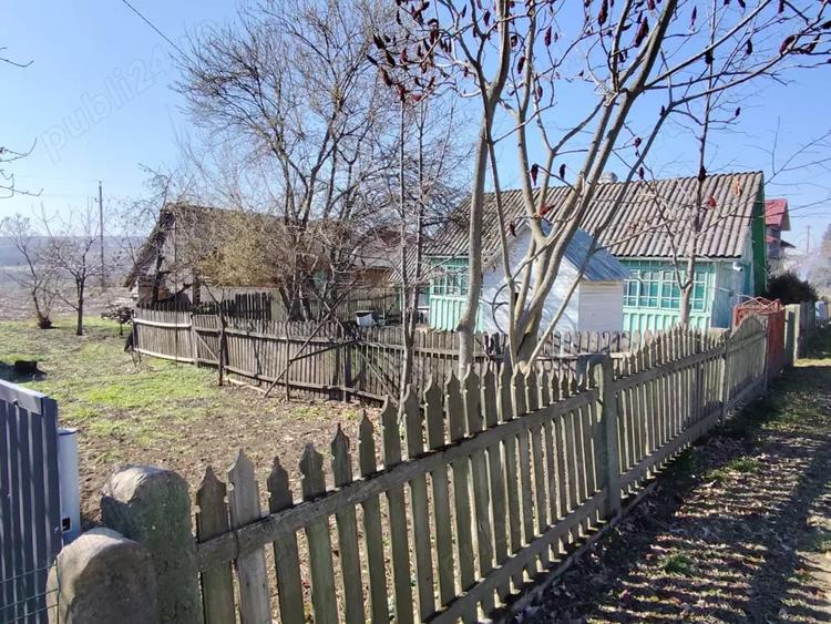 Casă cu 3 camere în Siret