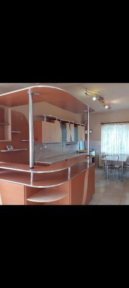 Apartament cu 3 camere în Intim