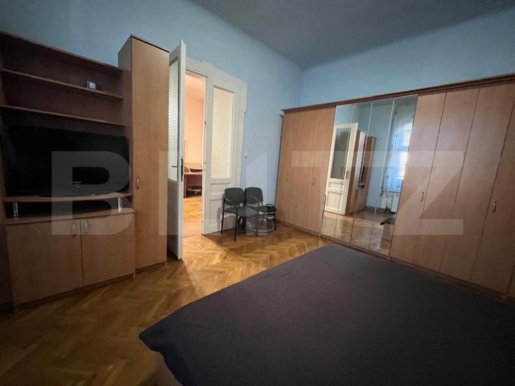 Apartament cu 2 camere semidecomandat, mobilat în Central