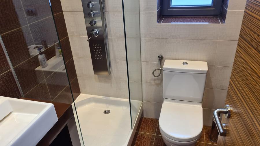Apartament cu 3 camere semidecomandat în Herăstrău