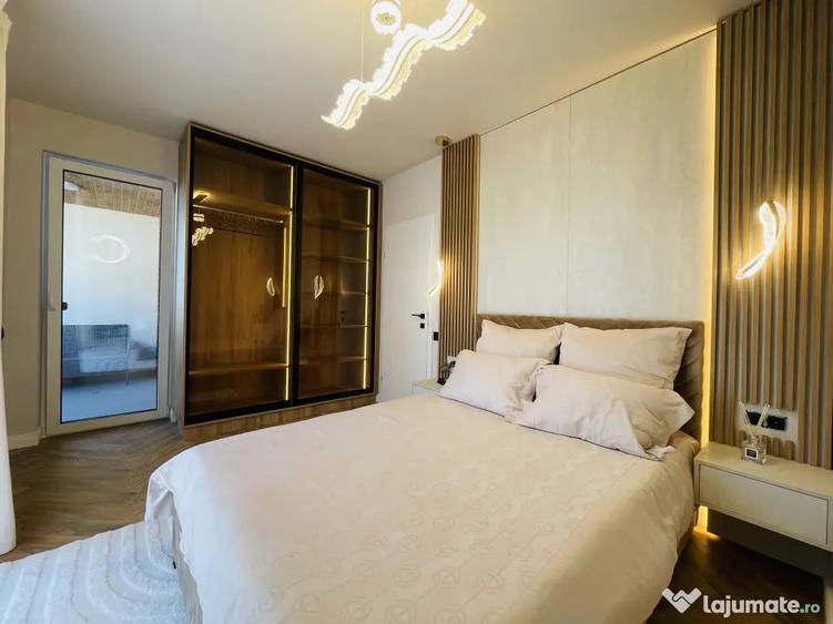 Apartament cu 3 camere semidecomandat în Florești