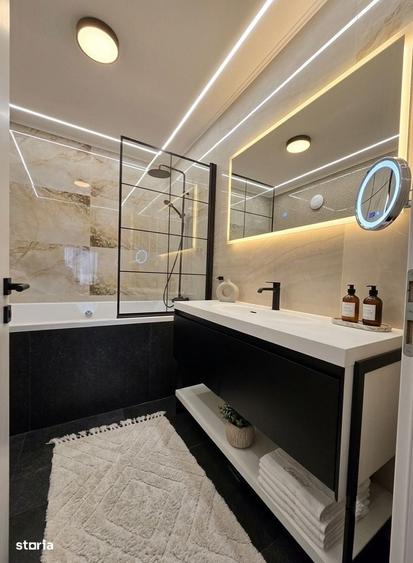 Apartament cu 4 camere decomandat în Exterior Vest
