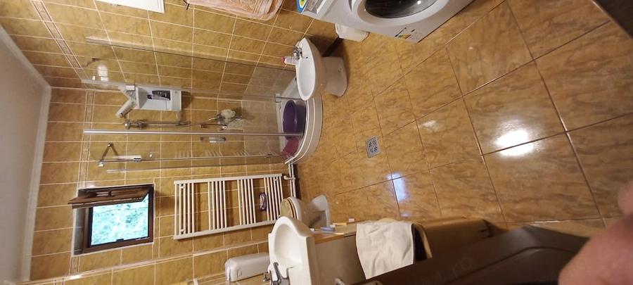 Casă cu Teren 350 Mp în Central