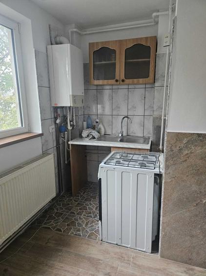Apartament cu 3 camere decomandat în Exterior Vest