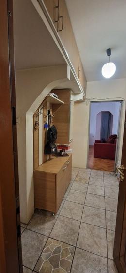 Apartament cu 3 camere semidecomandat în Ultracentral