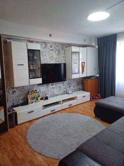 Apartament cu 3 camere decomandat în Ultracentral
