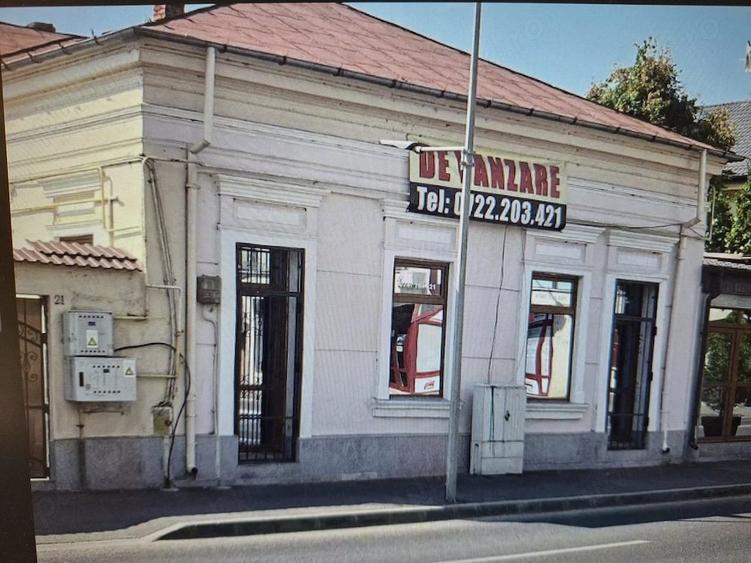 Casă cu 5 camere cu Teren 140 Mp în Central
