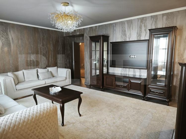 Apartament cu 3 camere decomandat, mobilat în Central