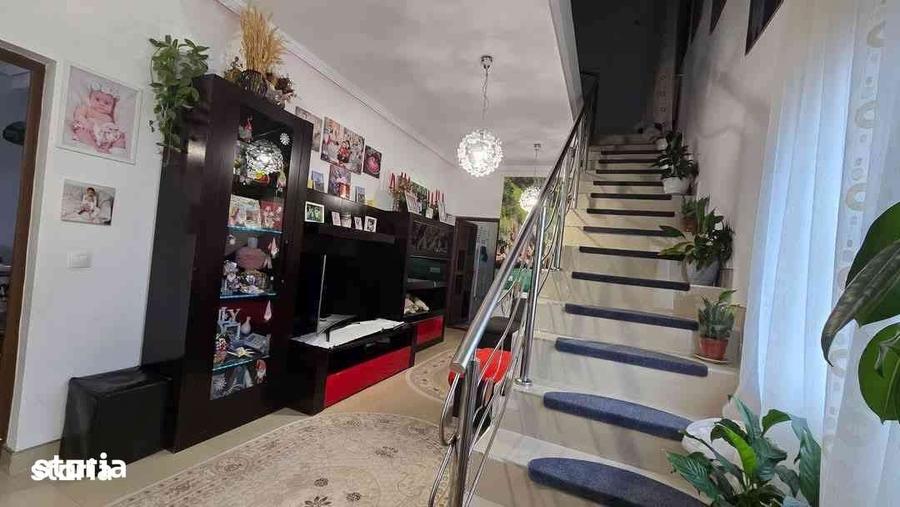 Casă cu 3 camere cu Teren 750 Mp în Rediu