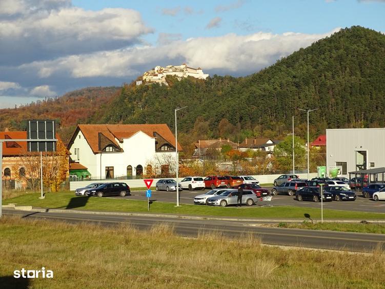 Casă cu 4 camere cu Teren 486 Mp în Central