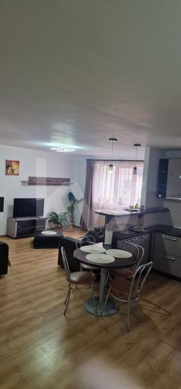 Apartament cu 3 camere decomandat în Hipodrom 3