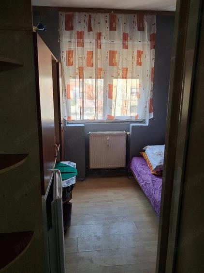 Garsonieră decomandată în UTA