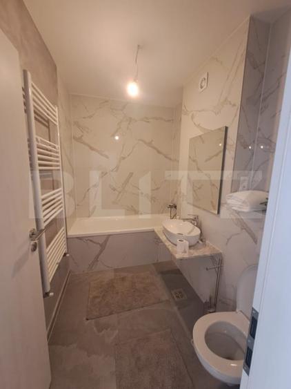 Apartament cu 2 camere decomandat, mobilat în Tractorul