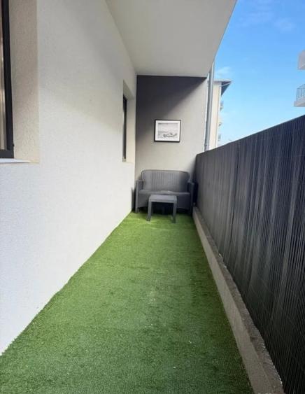 Apartament cu 3 camere semidecomandat, mobilat în Florești