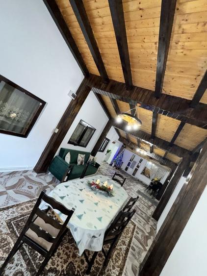 Casă cu 4 camere cu Teren 500 Mp în Rucăr