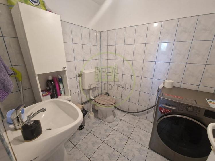 Casă individuală cu 5 camere cu Canalizare în Lăpuș Argeș
