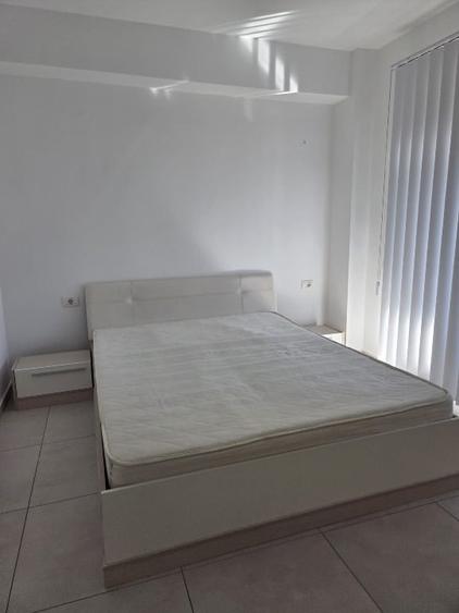 Apartament cu 3 camere semidecomandat, mobilat în Braytim