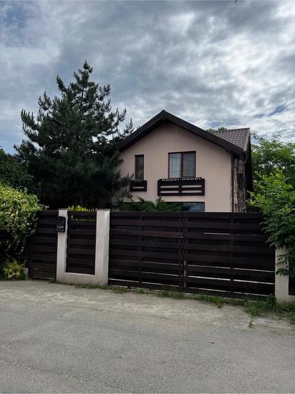Casă cu Teren 670 Mp în Tamași