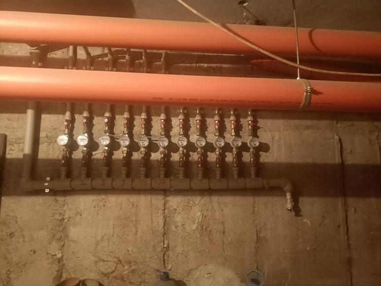 Apartament cu 3 camere decomandat în Rahova