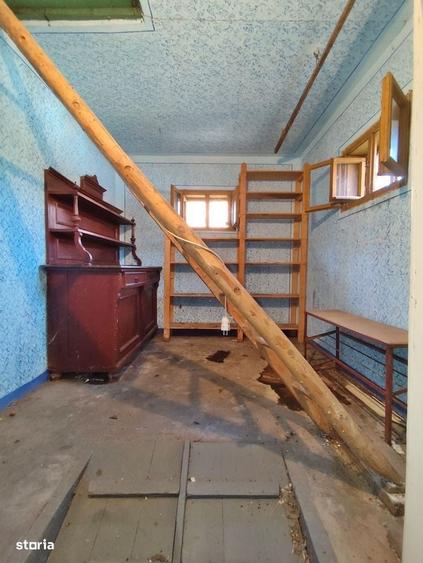 Casă cu 4 camere cu Teren 4122 Mp în Petid
