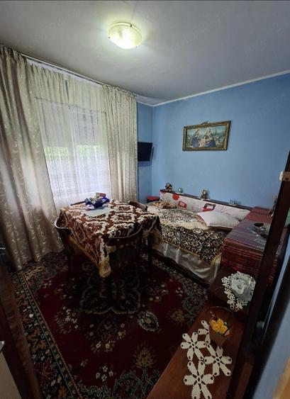 Apartament cu 2 camere semidecomandat în Ferentari