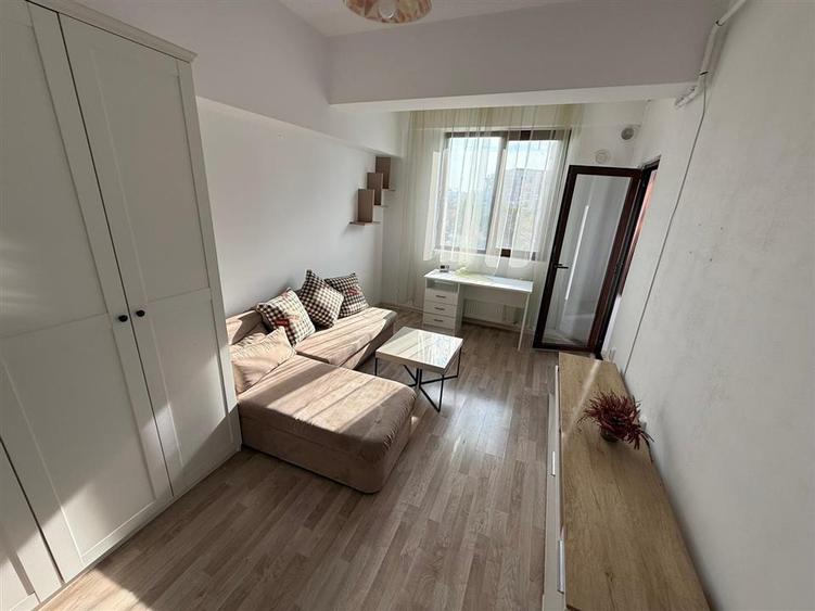 Apartament cu 2 camere decomandat în Podu Roș