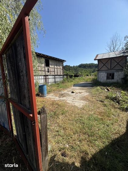 Casă cu Teren 1300 Mp în Bulzești
