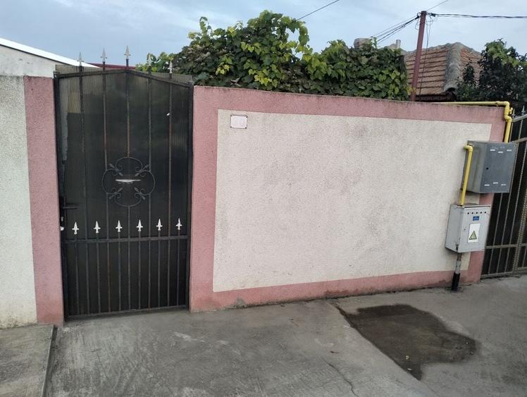 Casă cu 2 camere în Lumina