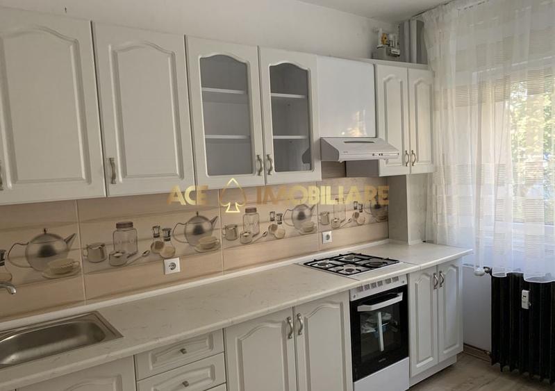 Apartament cu 3 camere decomandat, mobilat în Drumul Taberei