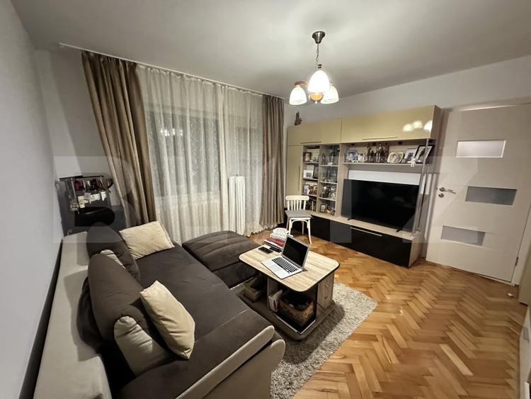Apartament cu 2 camere semidecomandat, mobilat în Ultracentral