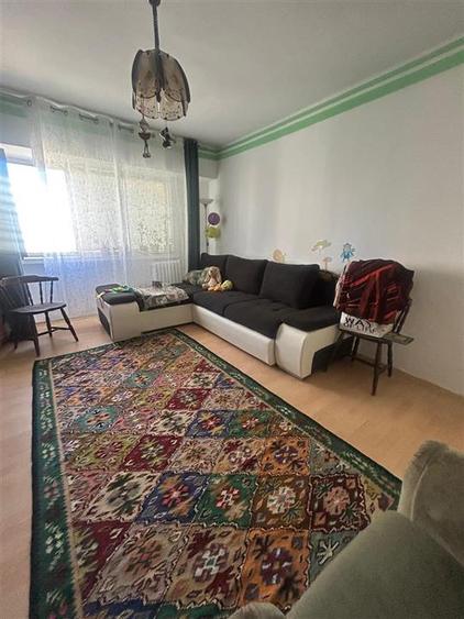 Apartament cu 3 camere decomandat în Dacia