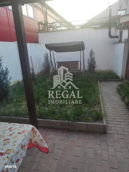 Casă individuală cu 4 camere cu Canalizare în Central