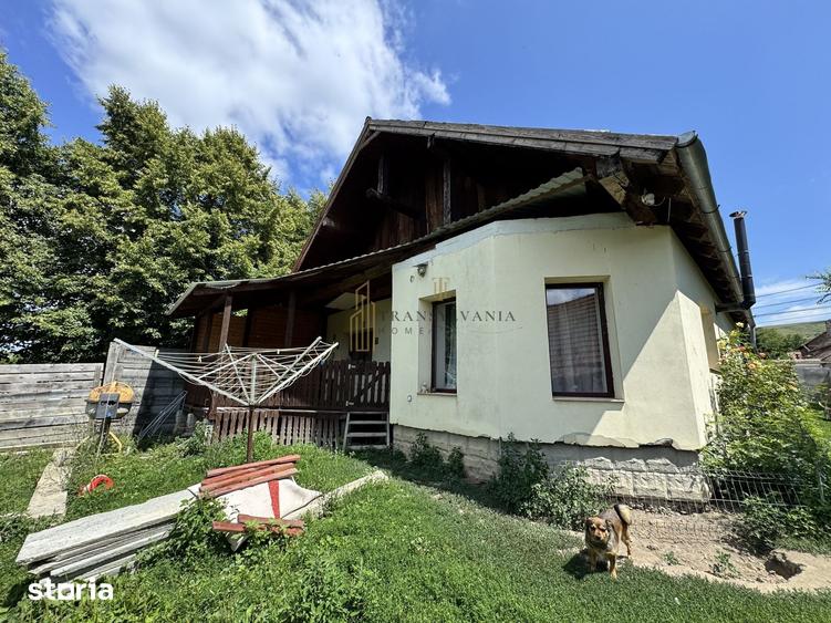 Casă cu 4 camere cu Teren 1600 Mp în Chirpăr