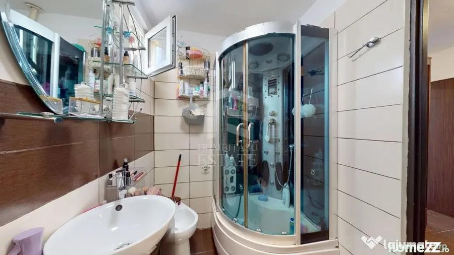 Apartament cu 3 camere semidecomandat în Colentina