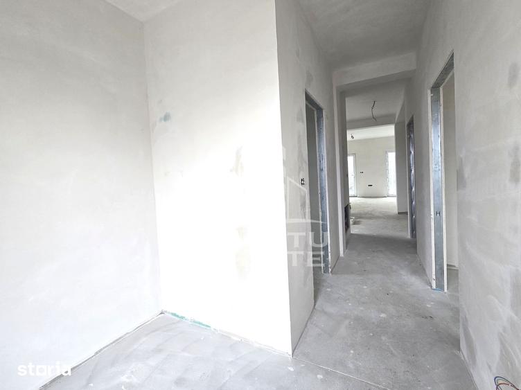 Jumatate de duplex de vanzare, Parter + Etaj, 5 camere si 2 bai, Sag - 18