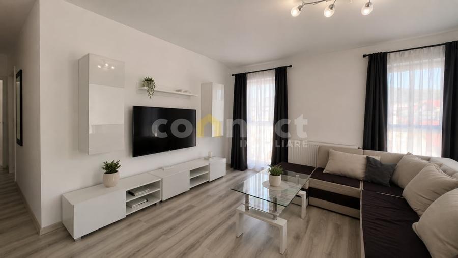 Apartament cu 3 camere decomandat, mobilat în Florești