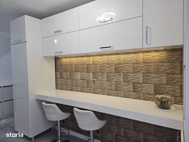 Apartament cu 3 camere decomandat în Vulcan