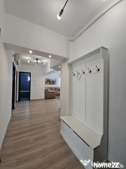 Apartament cu 4 camere decomandat în Dacia
