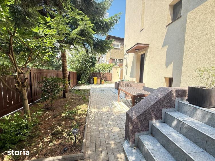 Casă cu 5 camere cu Teren 183 Mp în Vatra Luminoasă