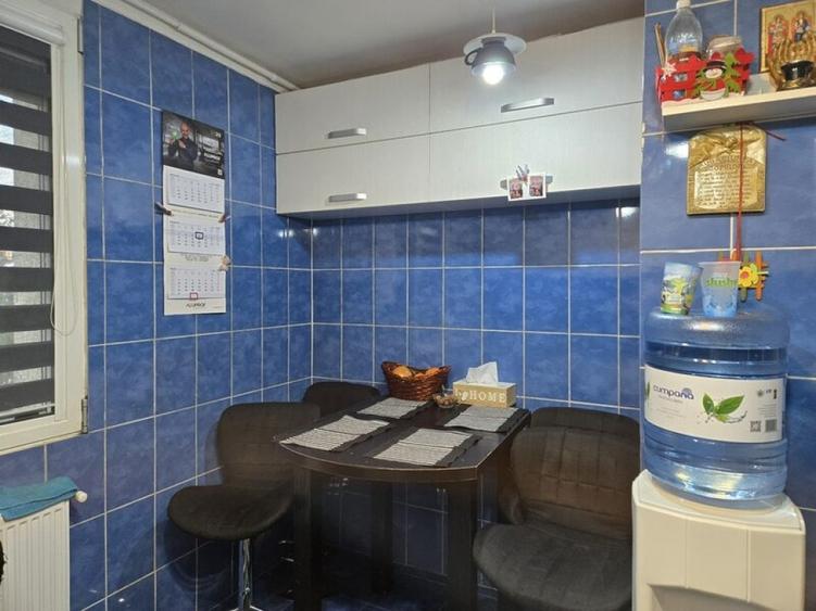 Apartament cu 3 camere semidecomandat, mobilat în Brâncoveanu